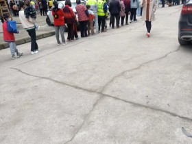 我们镇算是解封了,学生们也要上学了
