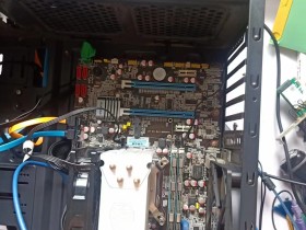 糟糕透了,用了六年的主力电脑出问题了