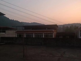 我哥和嫂子又外出打工去了,这次去的广东