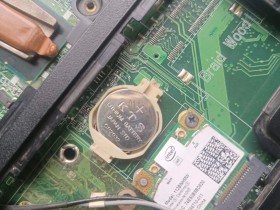 神舟优雅a550-i3d1笔记本里的cmos电池真耐用啊,竟然用了15年!!