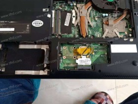 非专业最好不要拆电子产品,我又把笔记本给拆坏了!!