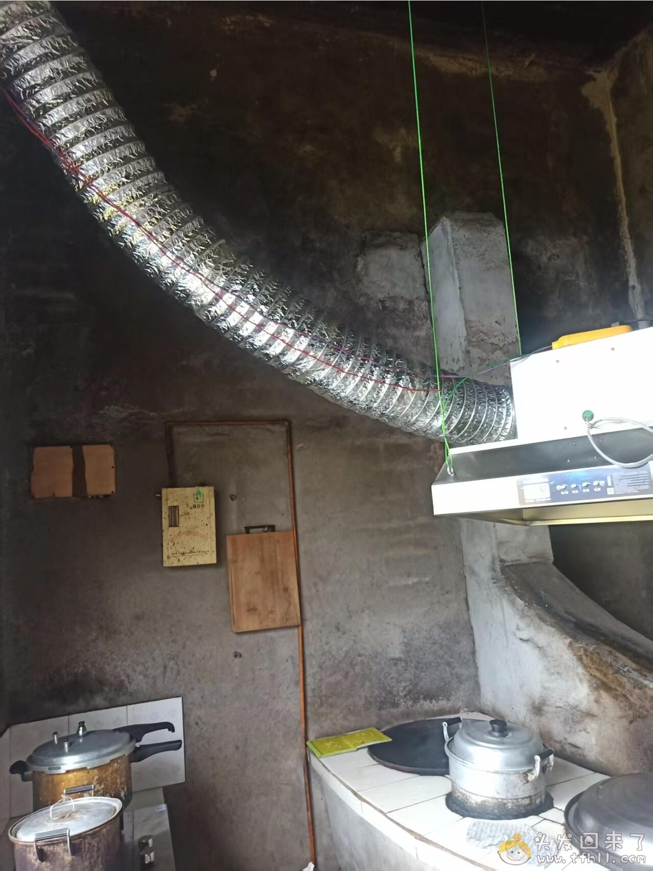 给家里的柴火灶安装了一个简易抽油烟机，花了180块图片 No.4